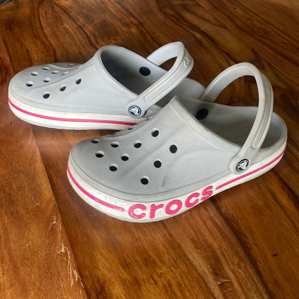 Bayaband Crocs